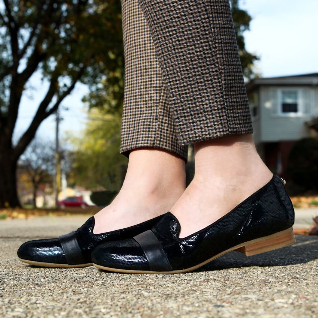 Flat Loafers with Contrast French Binding